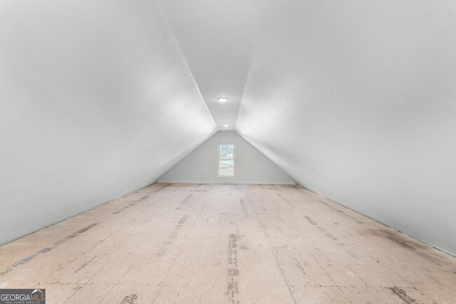 Building Photo - 1811 Old Carriage Trail