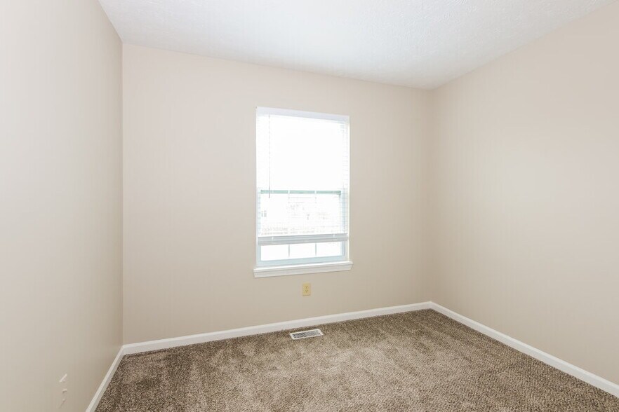 Building Photo - 8570 Eagles Nest Dr