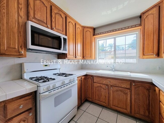 Building Photo - 8142 California St