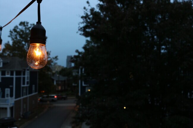 Building Photo - 1564 Walnut View Dr