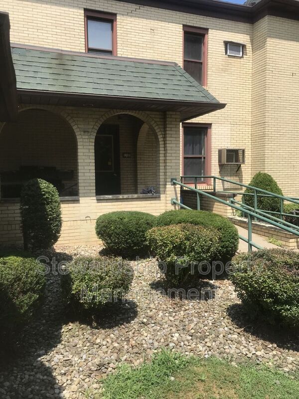 Building Photo - 200 S Wooster Ave