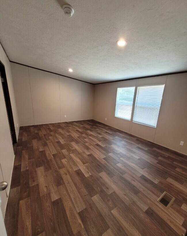 Building Photo - Now PRE Leasing-accepting applications-Hart County - Hartwell, Ga. –Four Bedroom and Two Bathroom...