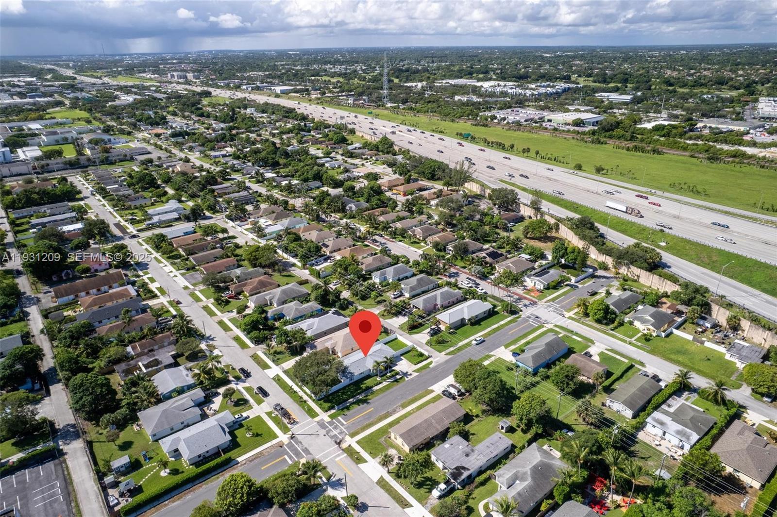 Building Photo - 102 SW 13th Ave