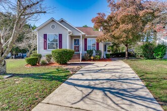 Building Photo - Delightful 3-bedroom, 2-bathroom home loca...