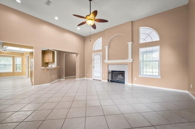 Building Photo - Beautiful 4BR Home with Fireplace, Screene...