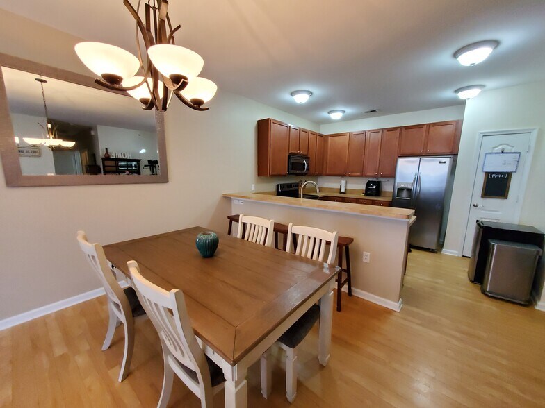 Building Photo - 5321 Warminster Dr