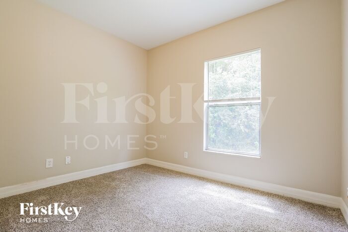 Building Photo - 2728 Parrot St