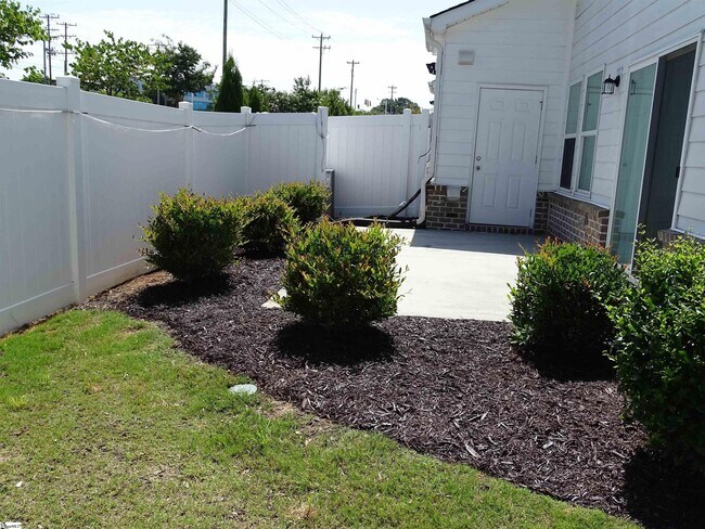 Building Photo - 146 Bromes Way