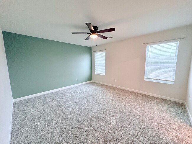 Building Photo - 220 Coulter Ct