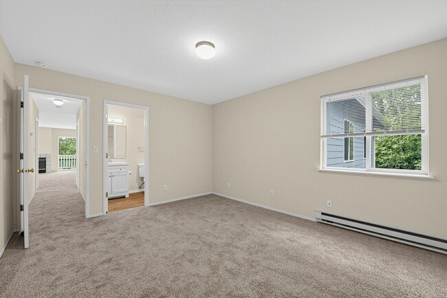 Building Photo - 601 Sunset Ave NE