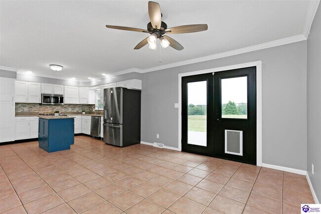 Building Photo - 705 Bon Aire Dr