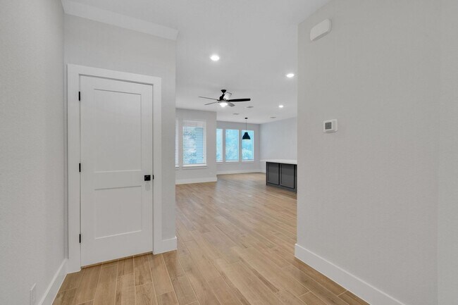 Building Photo - 13615 Giovannis Gdn