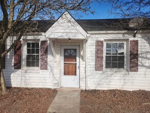 Building Photo - 1 Bedroom, 1 Bathroom Quadplex in Petersburg just off of Rt. 460