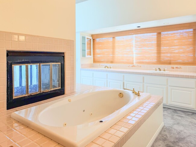 Building Photo - 3637O | Hollywood Beach | Unfurnished Rental