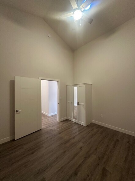 Building Photo - 2309 K St