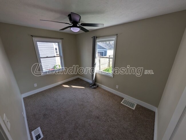 Building Photo - Updated 3-Bedroom Home with Private Upper Suite & Detached Garage