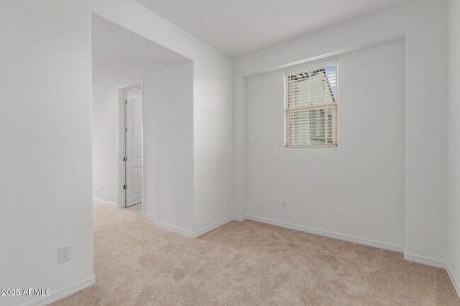 Building Photo - 8817 W Denton Ln