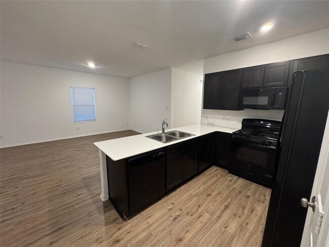 Building Photo - 502 Thunderstorm Ave