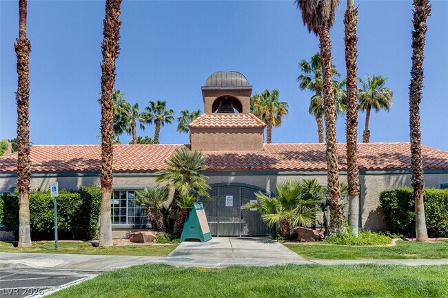 Building Photo - 200 Mission Laguna Ln