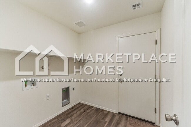 Building Photo - 975 Barkwell Dr SW