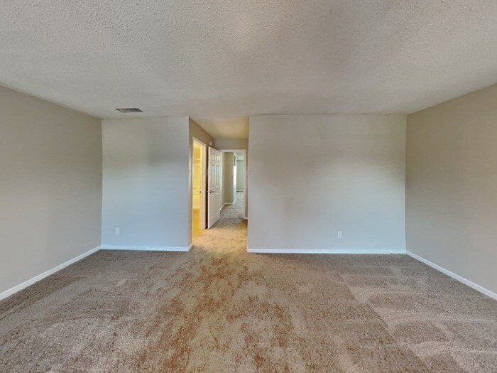 Building Photo - 9207 Wandflower Dr