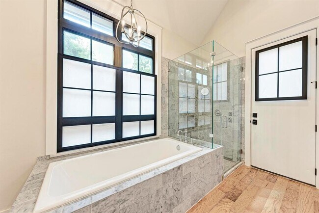 Building Photo - 1707 W St Johns Ave