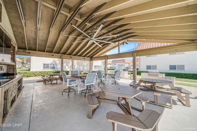 Building Photo - 2100 W Beach Dr