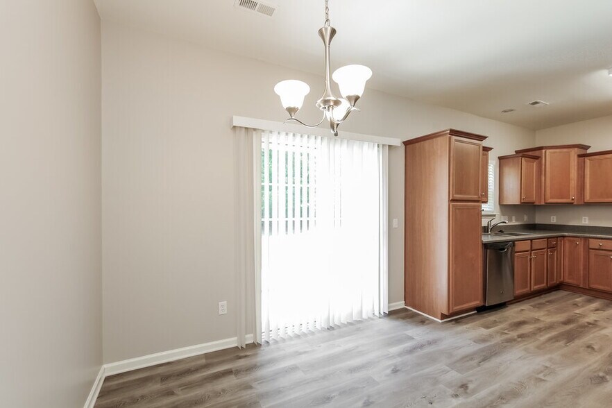 Building Photo - 6103 Sid Crane Dr