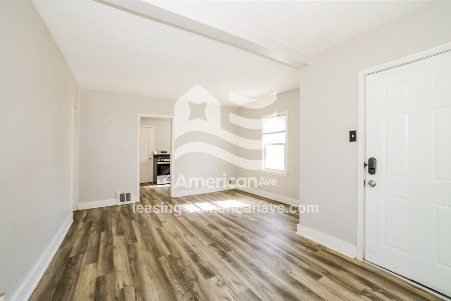 Building Photo - 3624 N Finnell Ave