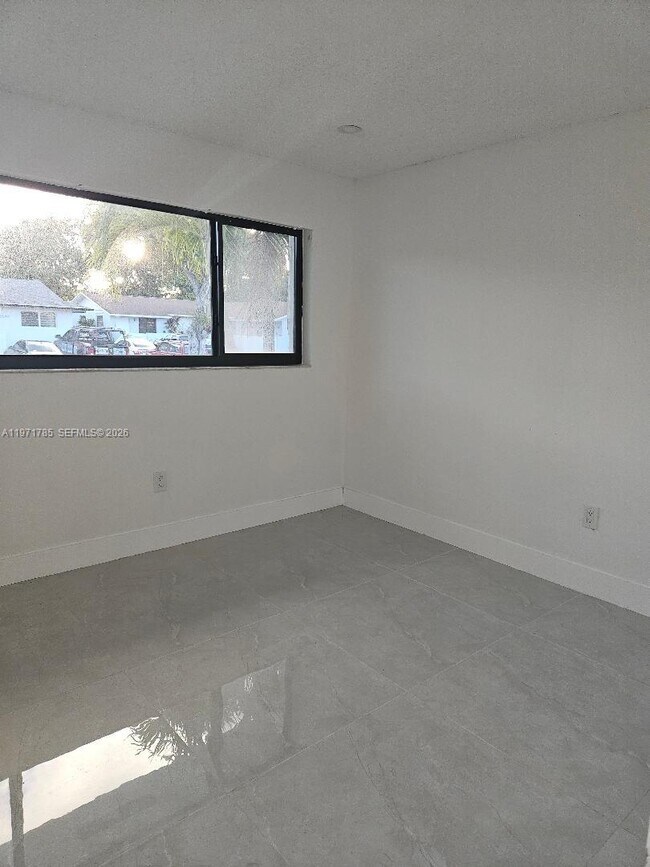 Building Photo - 20543 SW 92 #20543 Cutler Bay, FL 33189