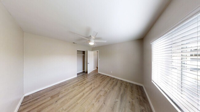Building Photo - Remodeled 4BD/3BA, Detached Bedroom! (Leas...