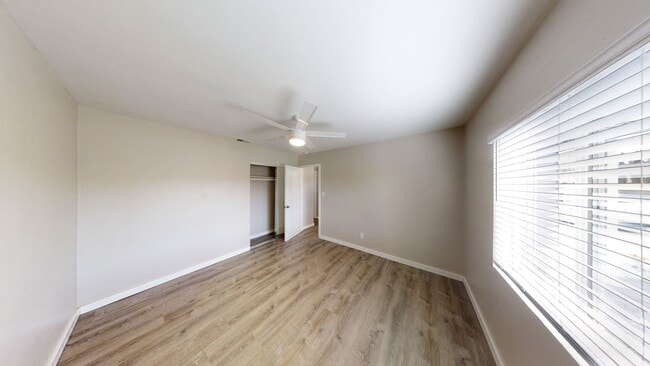 Building Photo - Remodeled 4BD/3BA, Detached Bedroom!