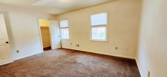 Building Photo - 5595 Executive Way