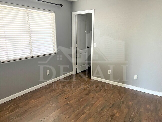 Building Photo - 2520 N 109th Ave