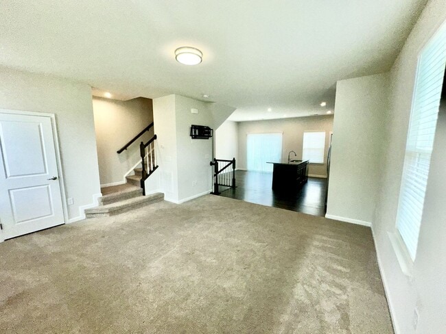 Building Photo - Amazing 3BD, 2.5BA End-Unit Townhome with 4th Bonus Room in the Heart of Durham