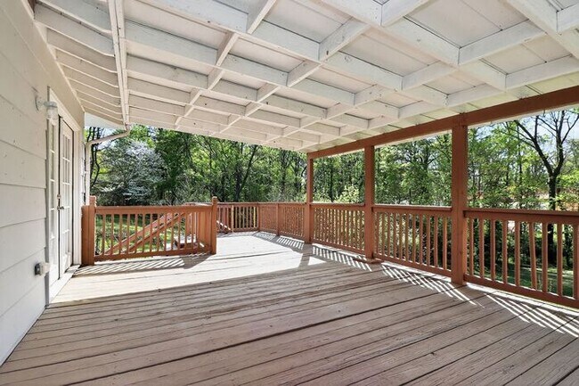 Building Photo - Updated 3BD/2BA Ranch in Lowell, NC!