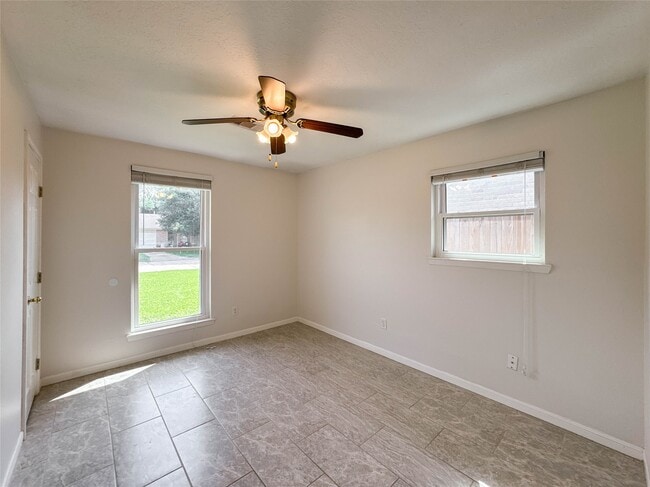 Building Photo - 506 Avondale Ln