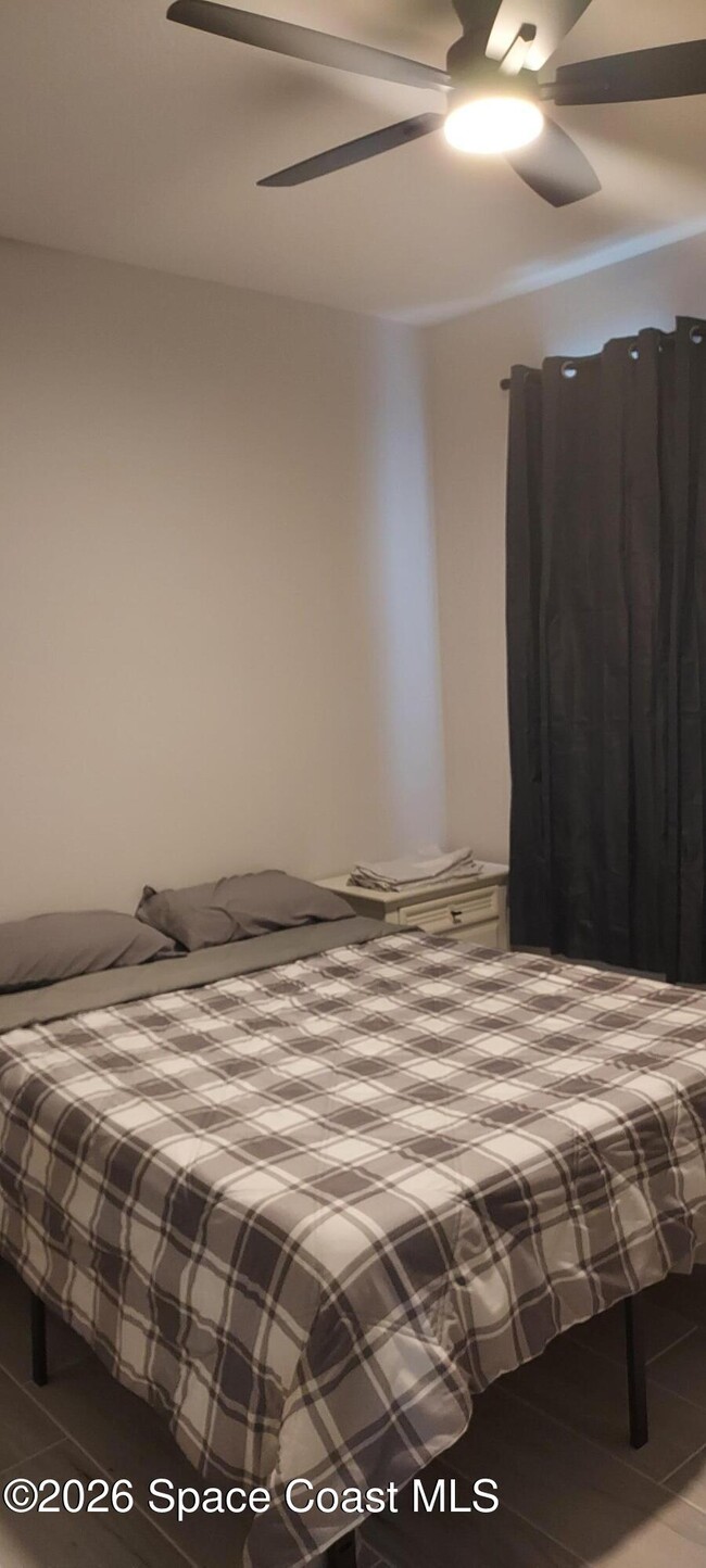 Building Photo - 5090 Daybreak Dr