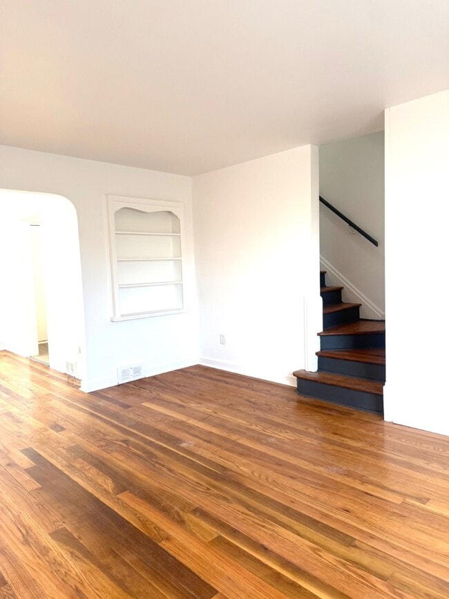 Building Photo - 480 Marquette Dr