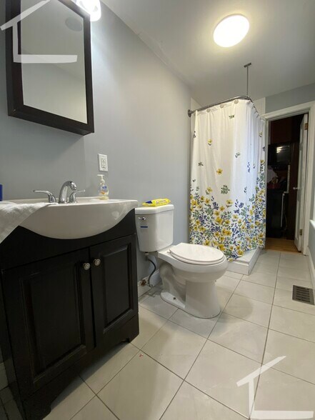 Building Photo - 6 Sewall St