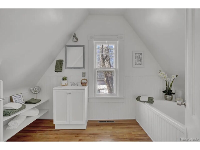 Building Photo - 1120 W Colorado Ave