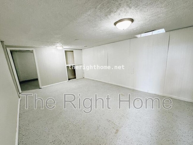 Building Photo - 5141 Raven Oaks Cir