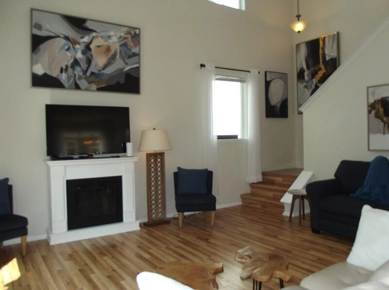 Building Photo - 2227 Milton Ln