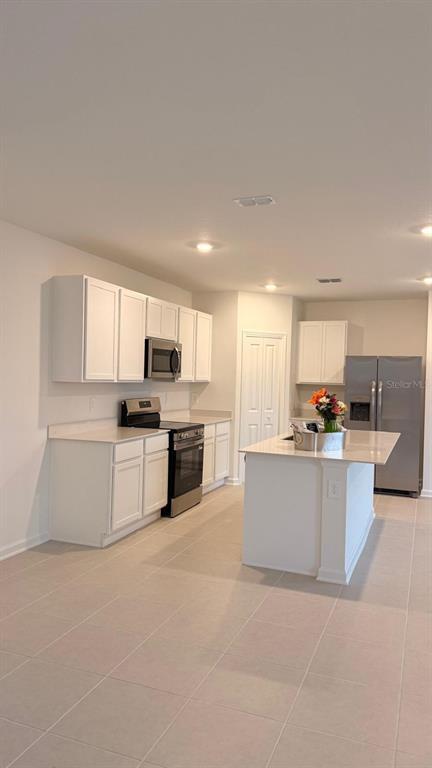 Building Photo - 3362 Alexander Dr