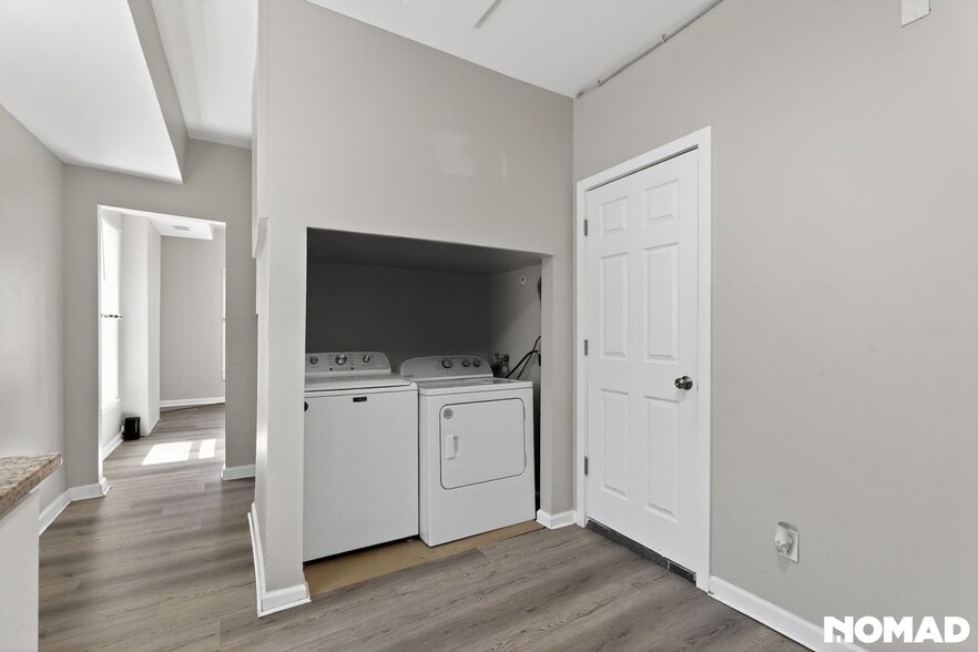 Building Photo - 558 Marston St