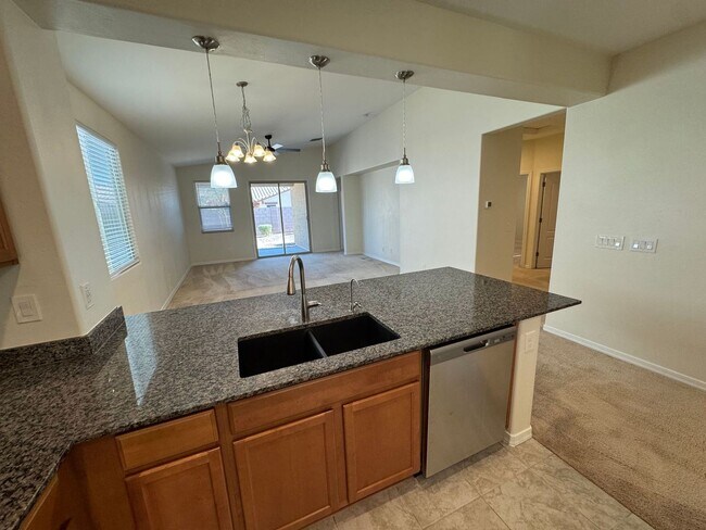 Building Photo - 4 Bedroom - 2 Bath - 1760 Sq. Ft - Beautiful New Built Home - Glendale