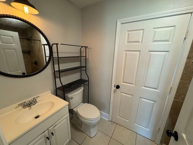 Building Photo - Gulf Breeze - Pineglade - 4 bedroom, 3 bat...