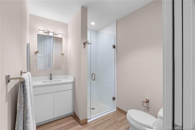 Building Photo - 41 SW Seminole St