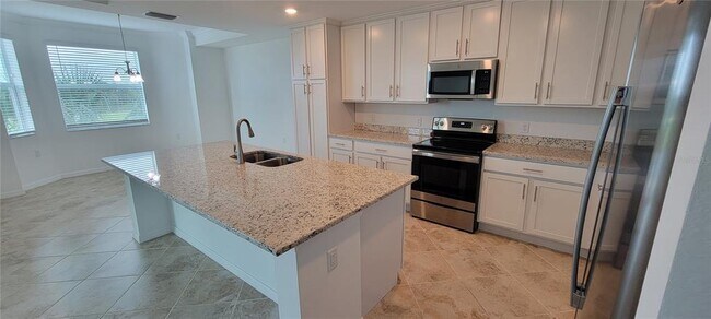 Building Photo - 14051 Heritage Landing Blvd