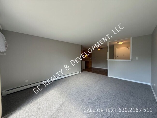 Building Photo - 735 Hill Dr